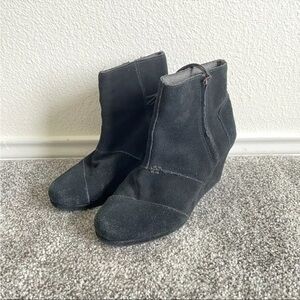 Toms Ankle Boots Women's Size 9.5 Black Suede Wedge Heeled Booties Patchwork